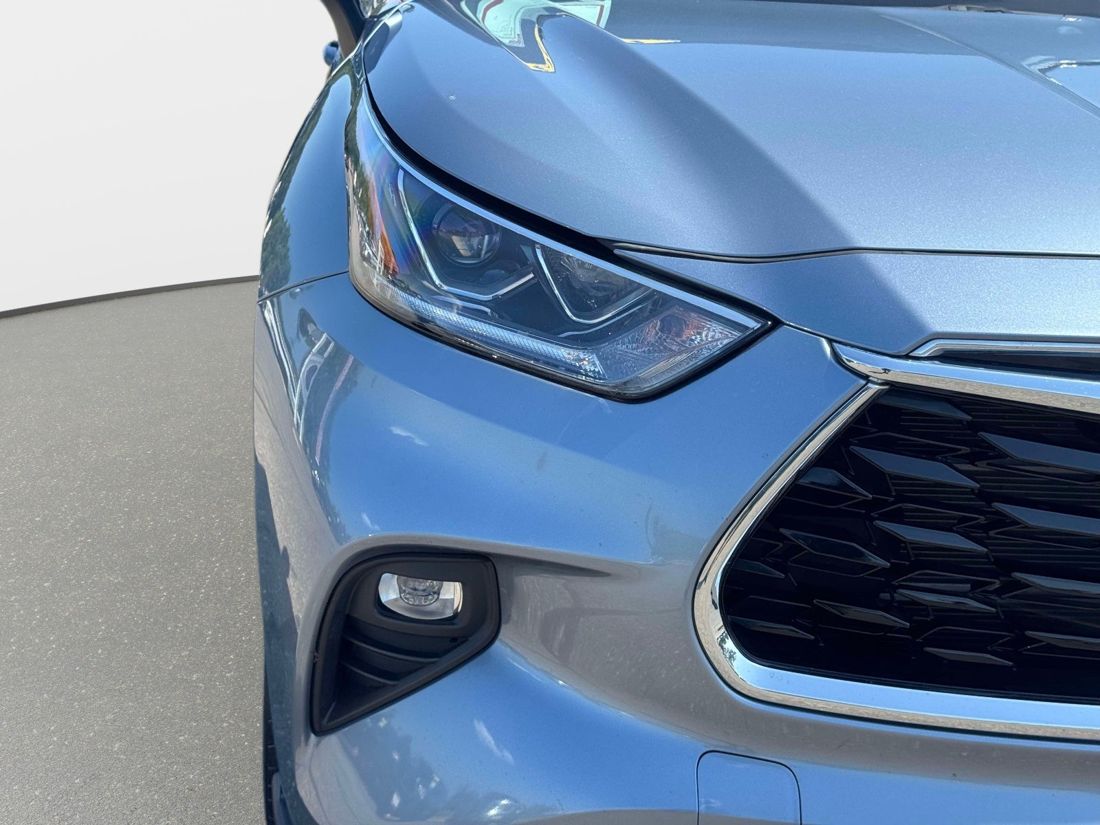 2023 Toyota Highlander Hybrid Platinum