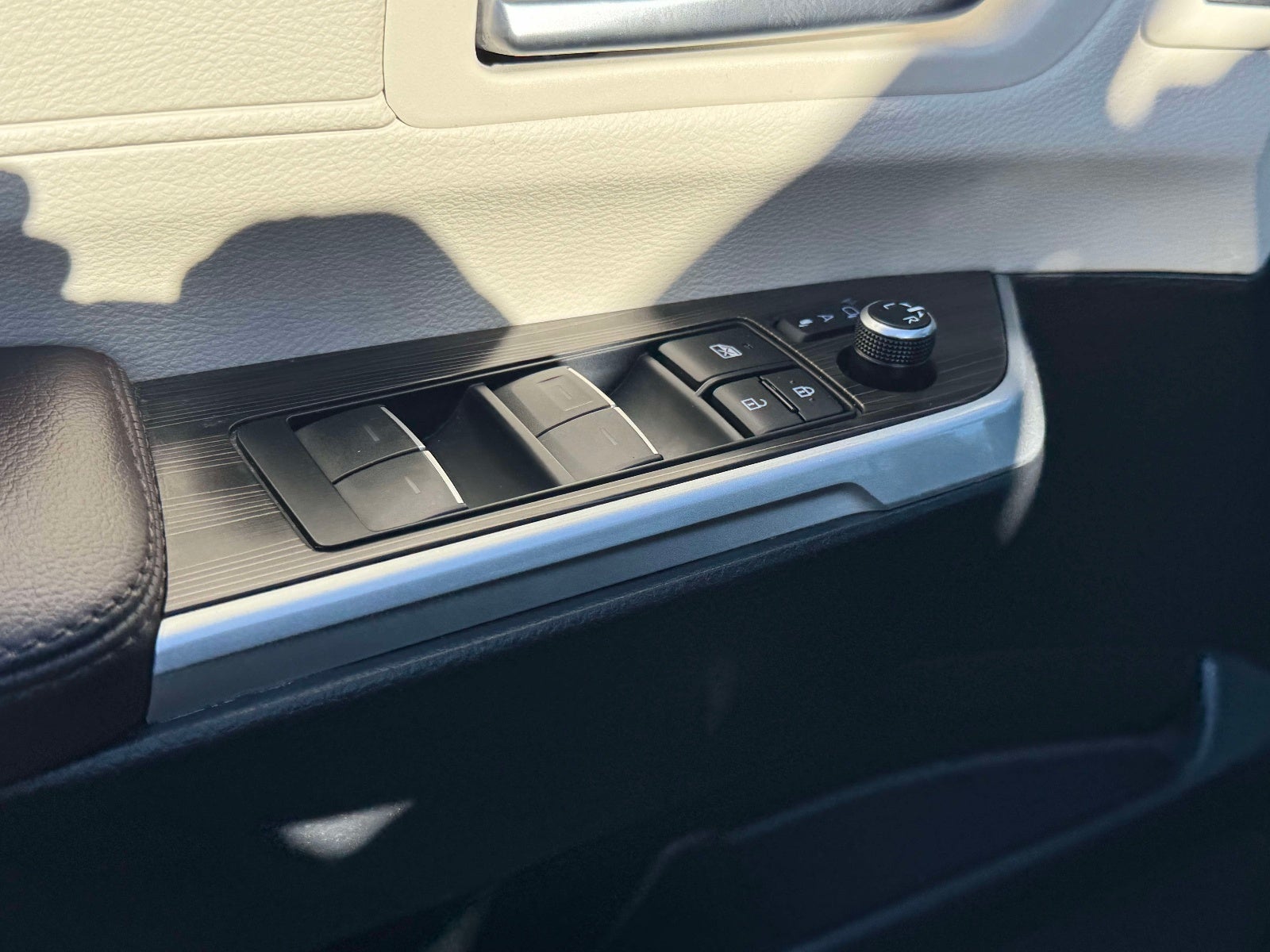 2023 Toyota Sienna Platinum 7 Passenger