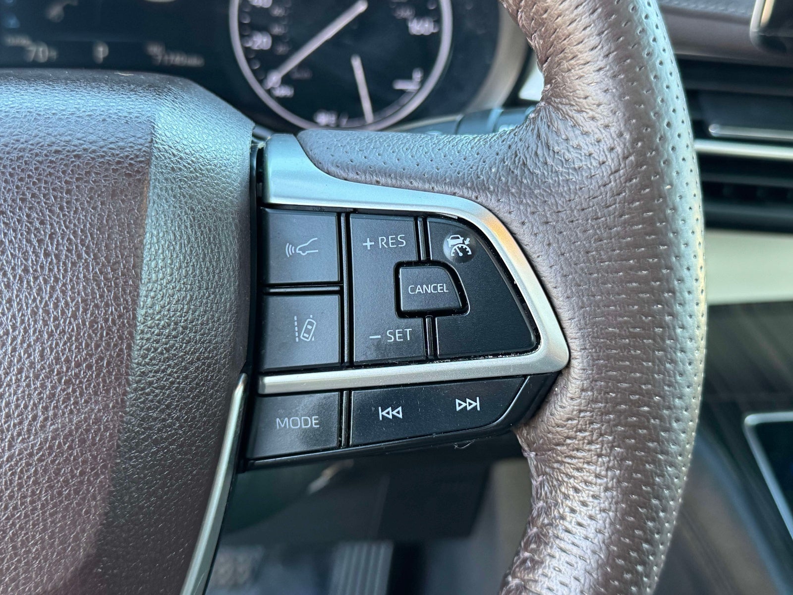 2023 Toyota Sienna Platinum 7 Passenger