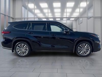 2022 Toyota Highlander Platinum