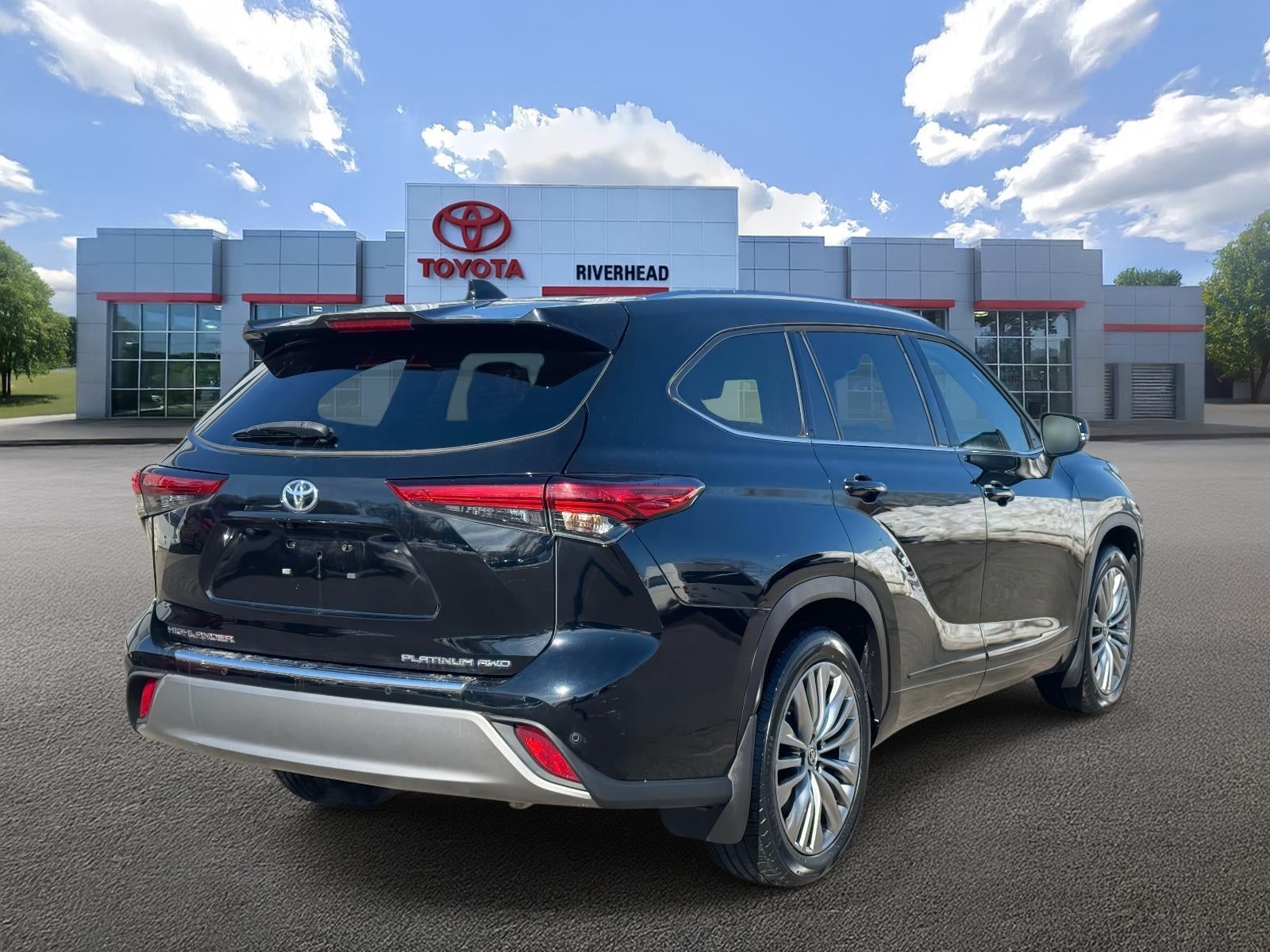 2022 Toyota Highlander Platinum