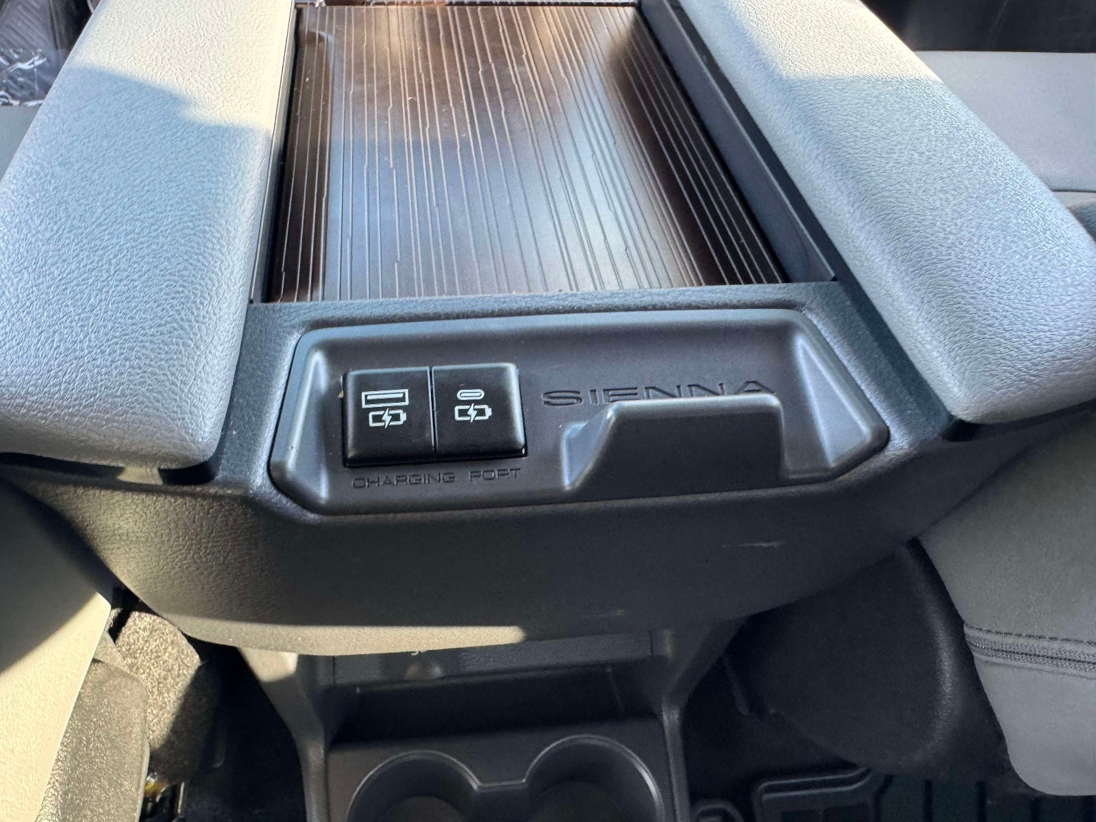 2023 Toyota Sienna XLE 7 Passenger