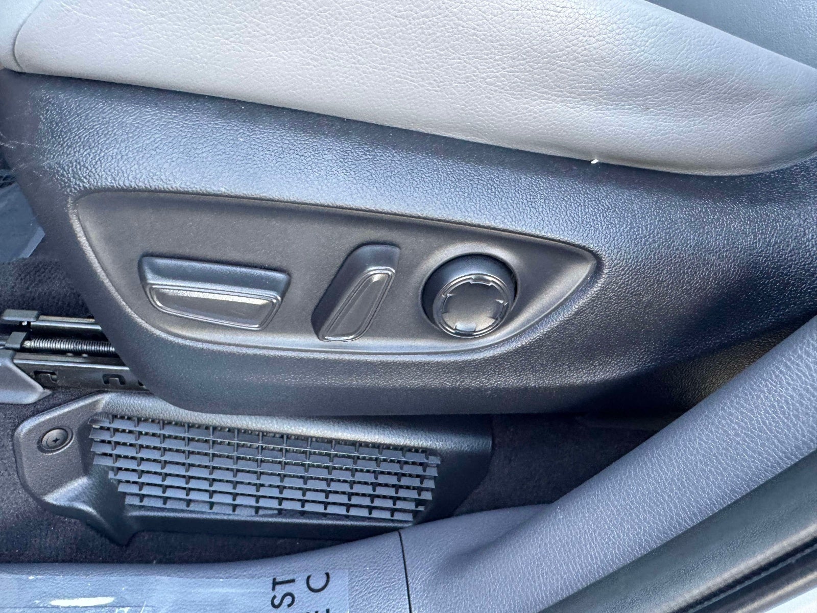 2023 Toyota Sienna XLE 7 Passenger