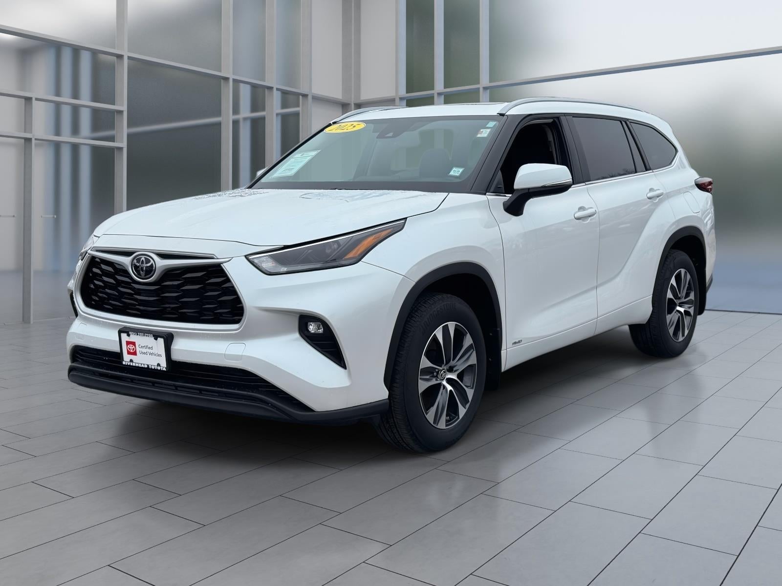 2025 Toyota Highlander Hybrid XLE