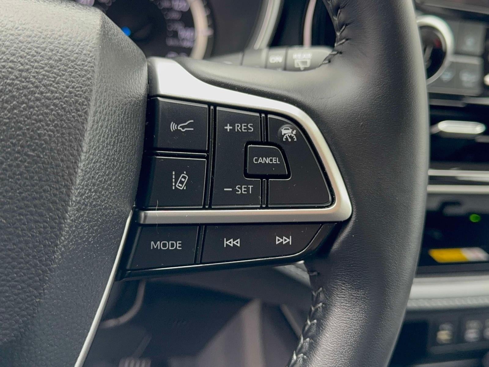 2025 Toyota Highlander Hybrid XLE