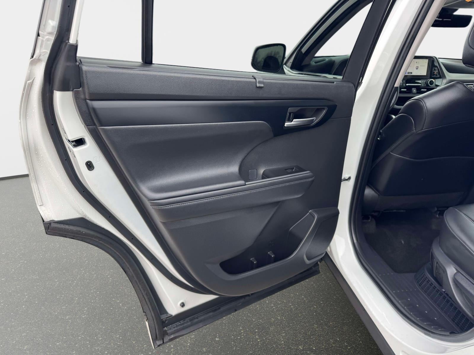 2025 Toyota Highlander Hybrid XLE