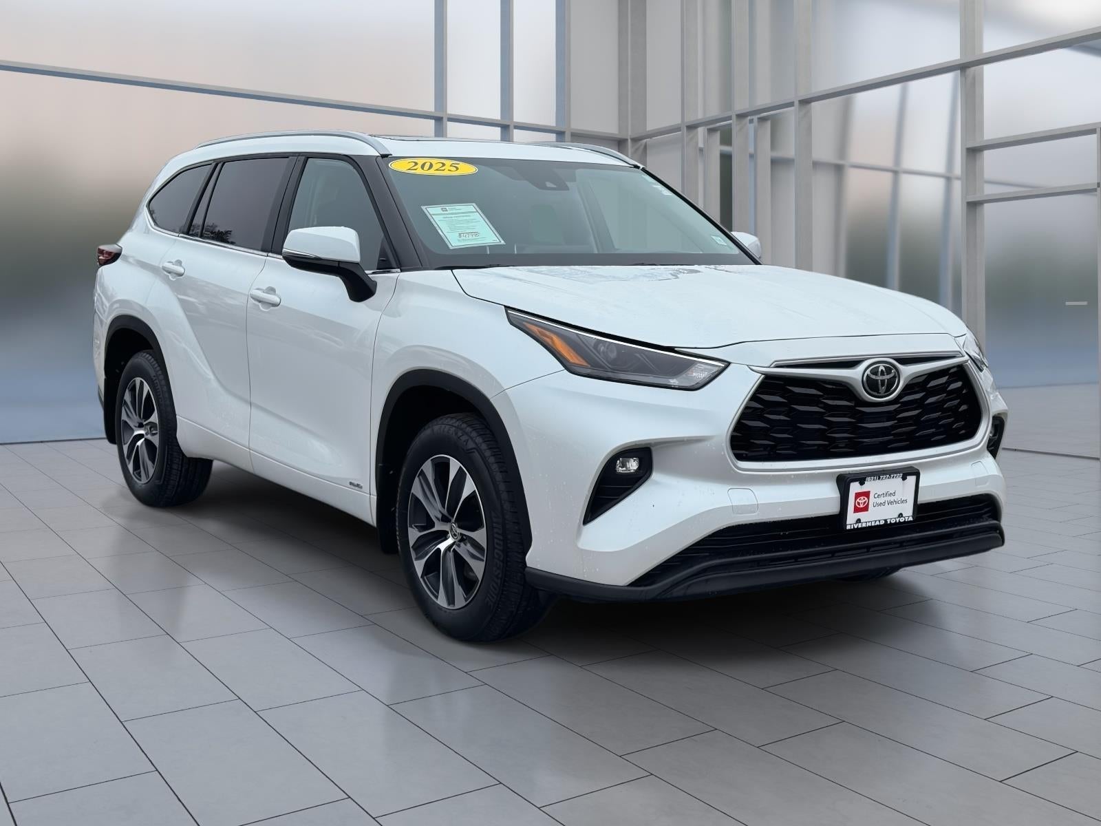 2025 Toyota Highlander Hybrid XLE