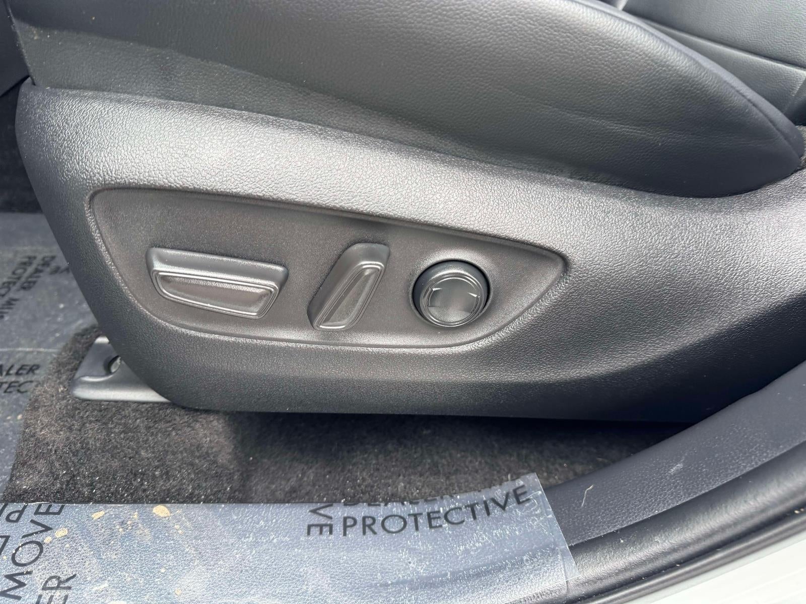 2025 Toyota Highlander Hybrid XLE