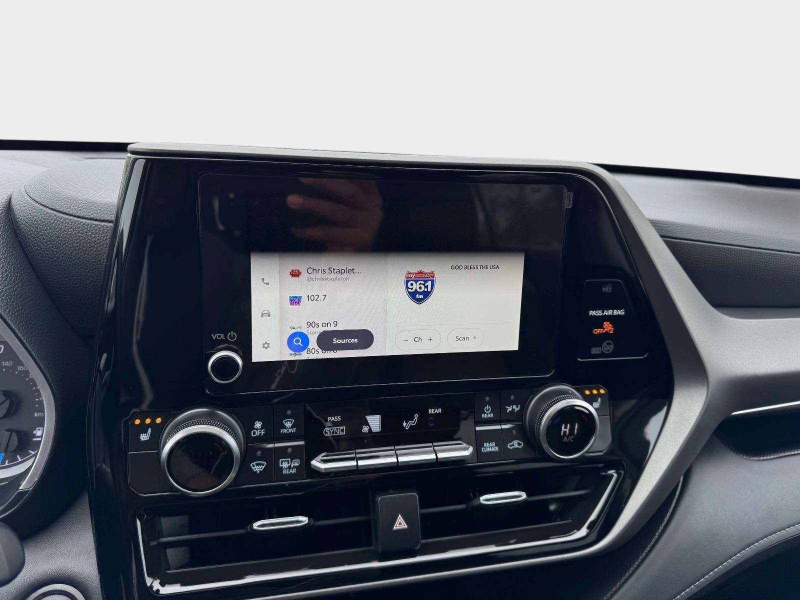 2025 Toyota Highlander Hybrid XLE