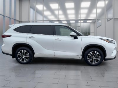 2025 Toyota Highlander Hybrid XLE