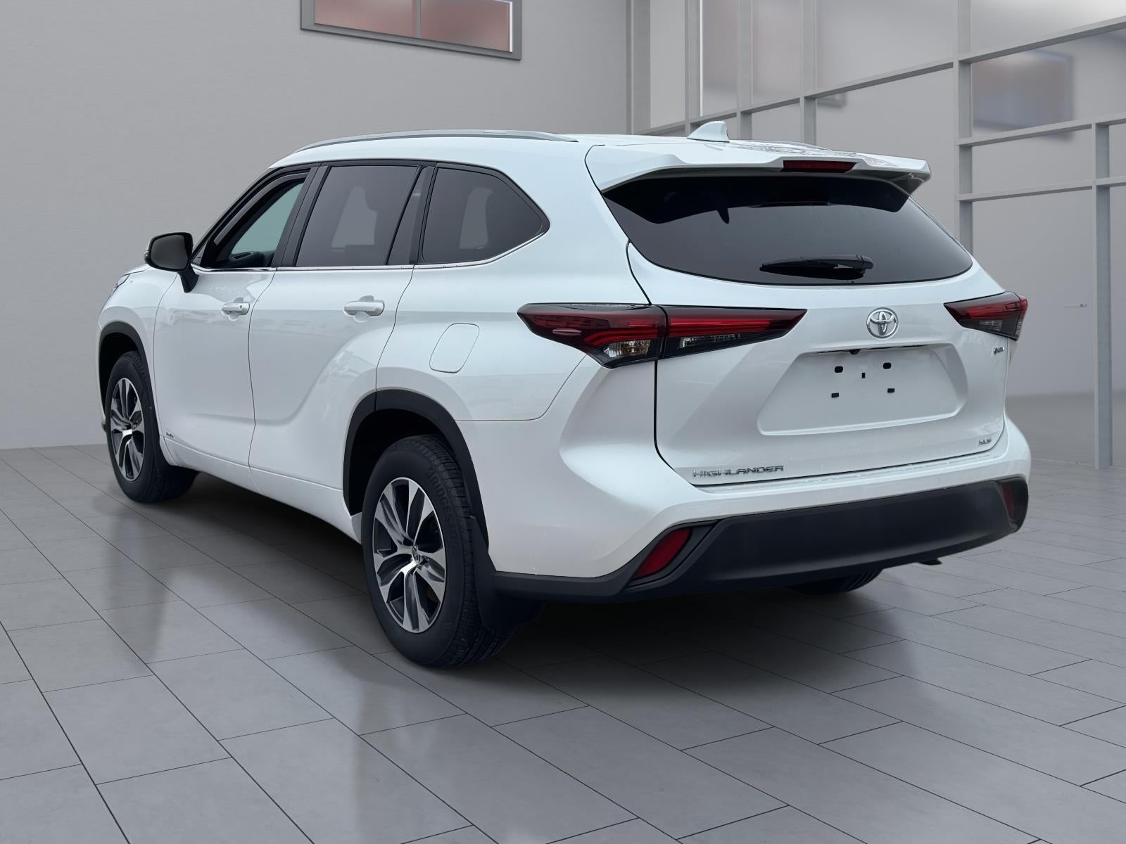 2025 Toyota Highlander Hybrid XLE