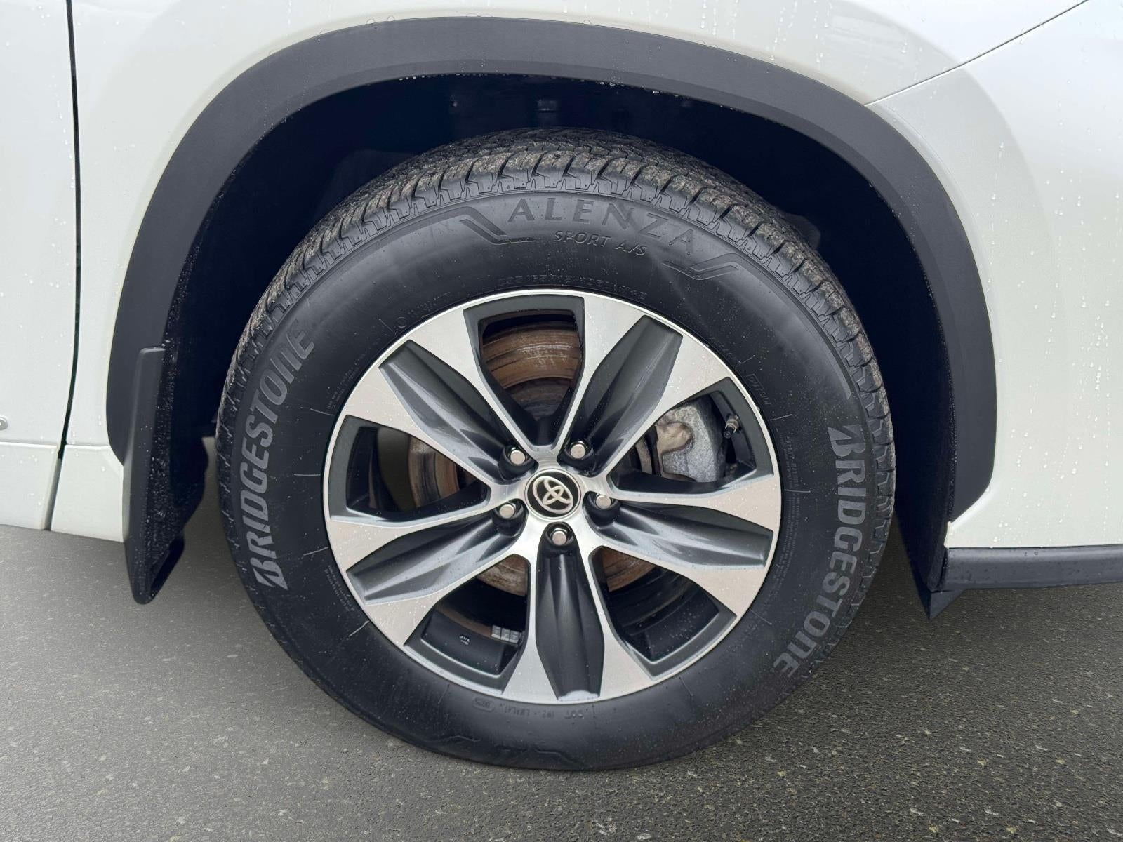 2025 Toyota Highlander Hybrid XLE