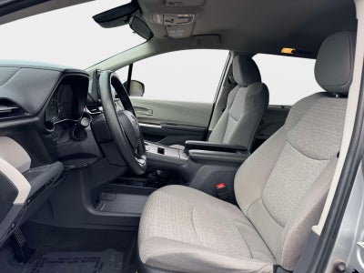 2023 Toyota Sienna LE 8 Passenger