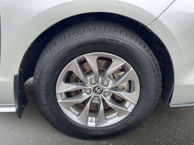 2023 Toyota Sienna LE 8 Passenger