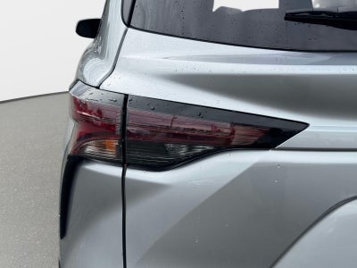 2023 Toyota Sienna LE 8 Passenger