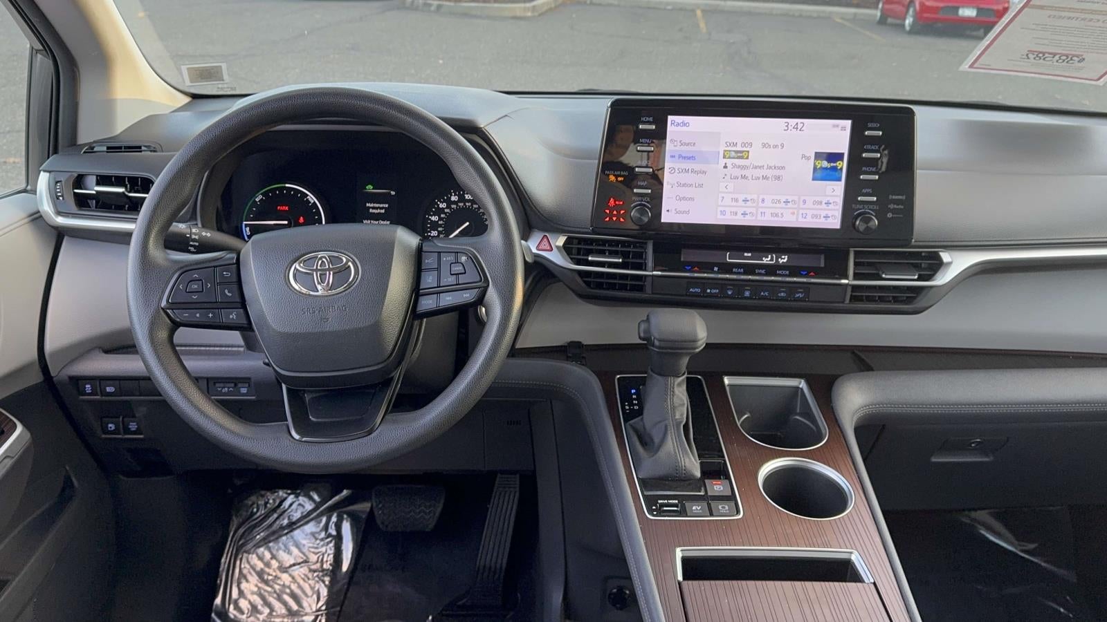 2023 Toyota Sienna LE 8 Passenger