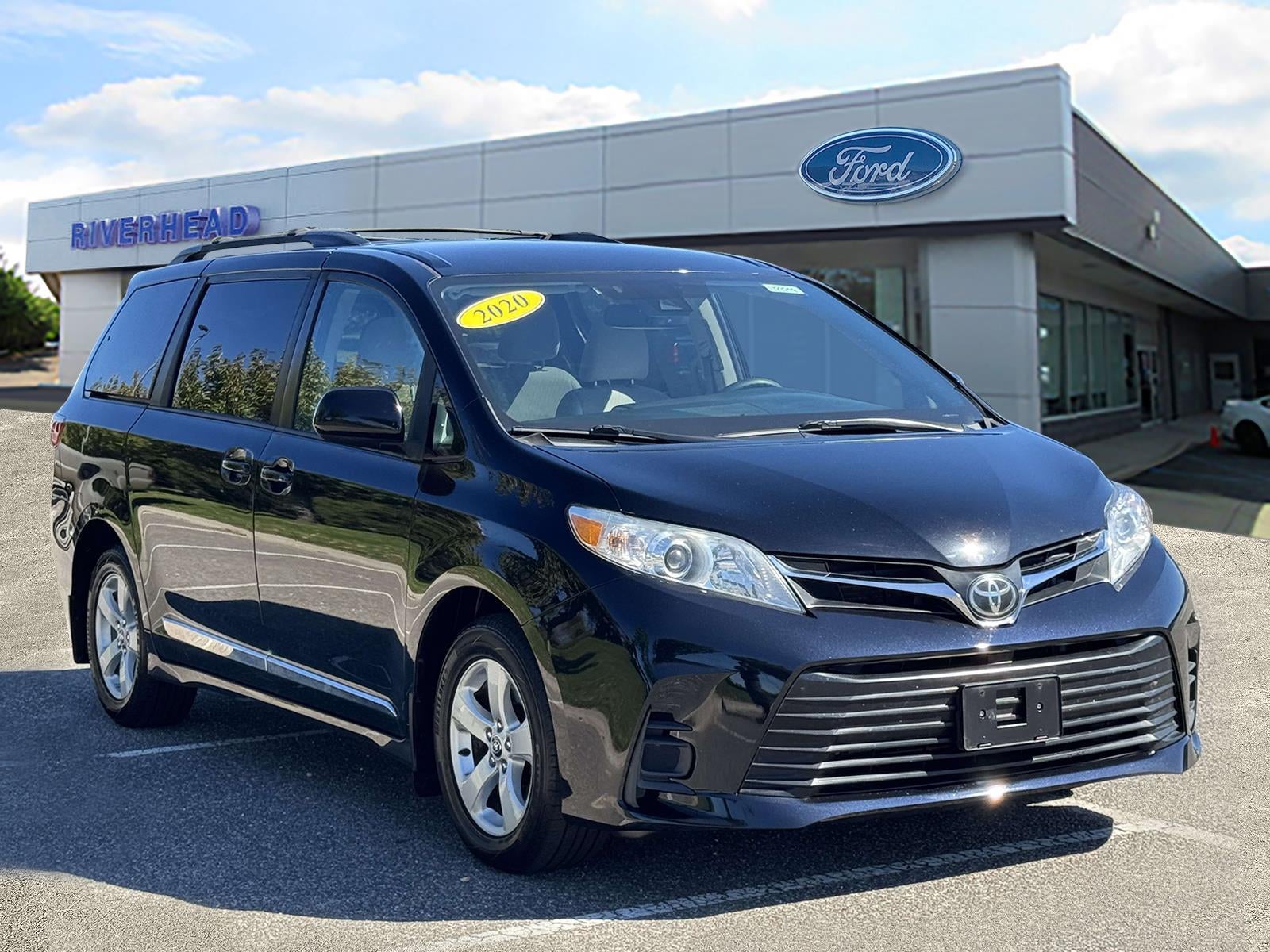 2020 Toyota Sienna LE 8 Passenger