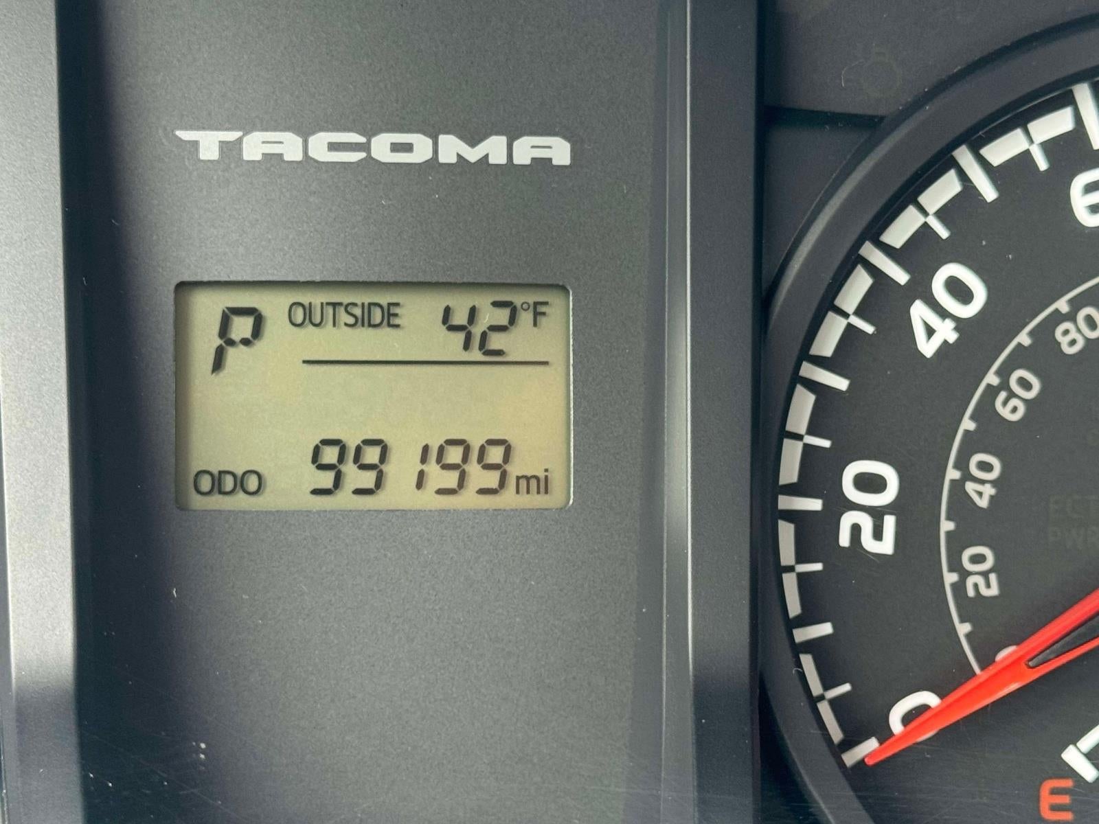 2016 Toyota Tacoma SR5