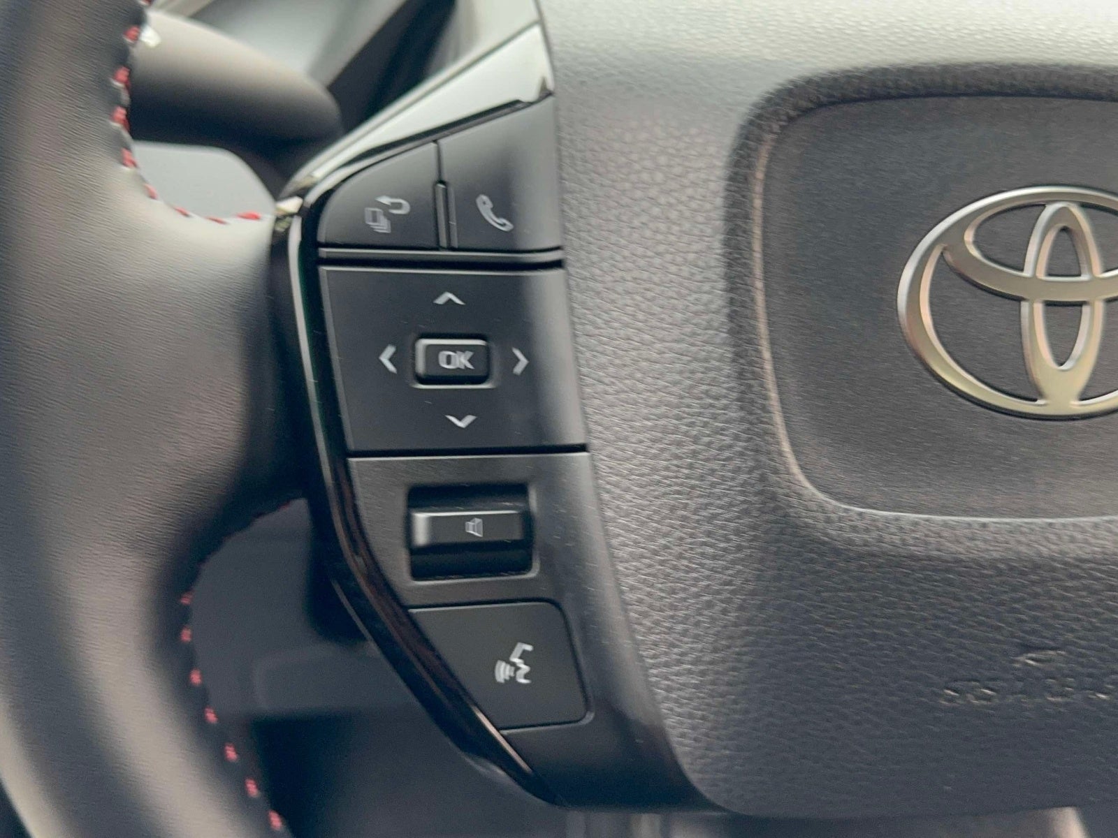2024 Toyota Prius Prime SE