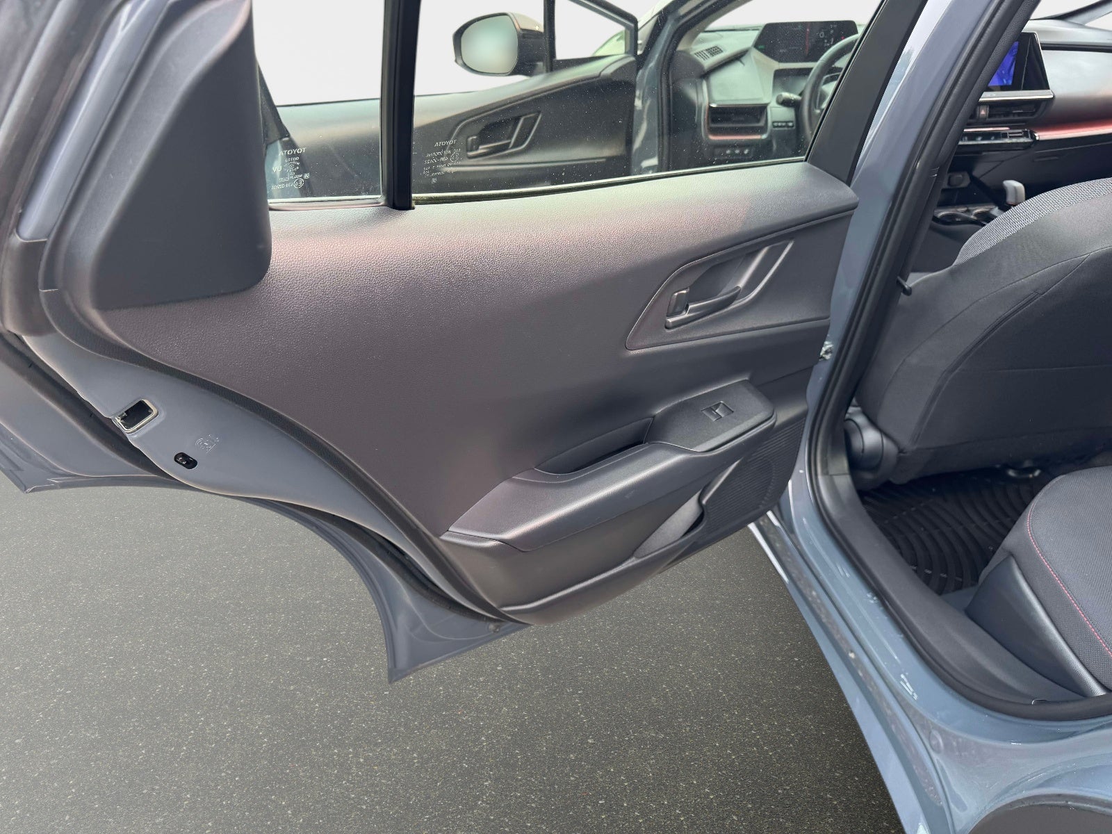 2024 Toyota Prius Prime SE