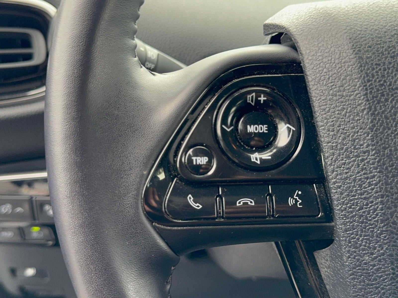 2022 Toyota Prius XLE AWD e
