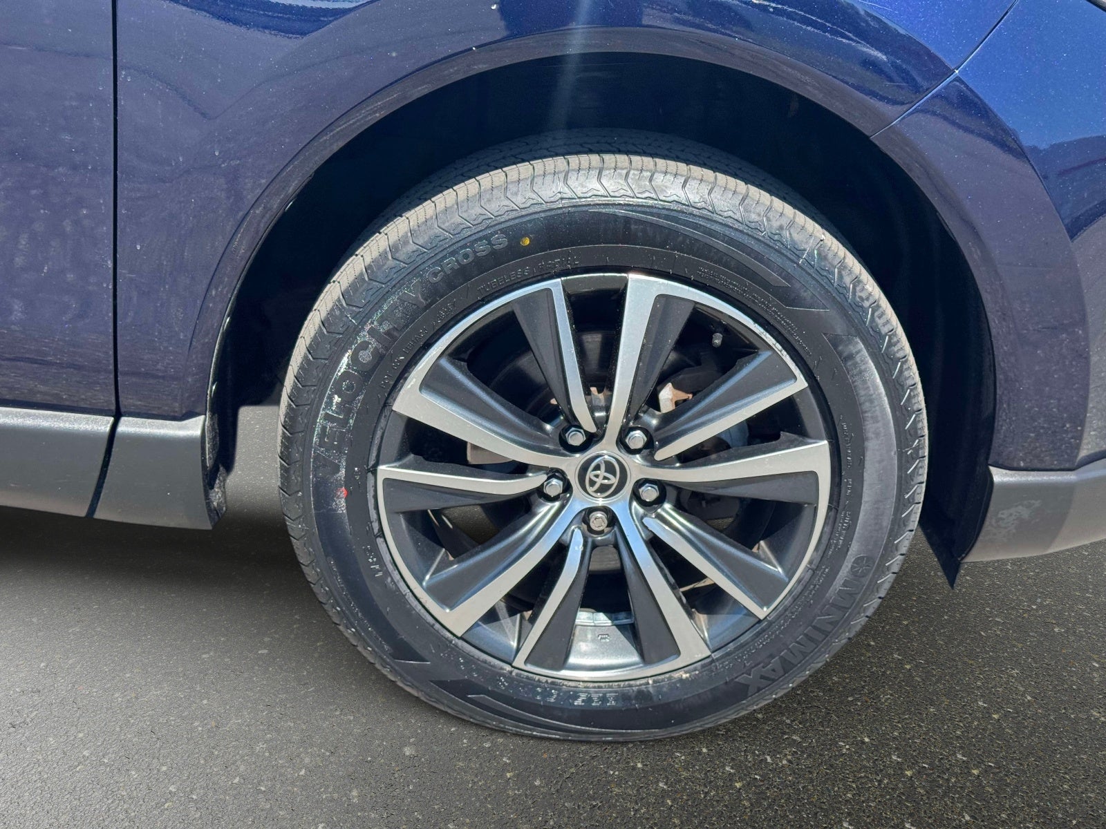 2023 Toyota Venza LE