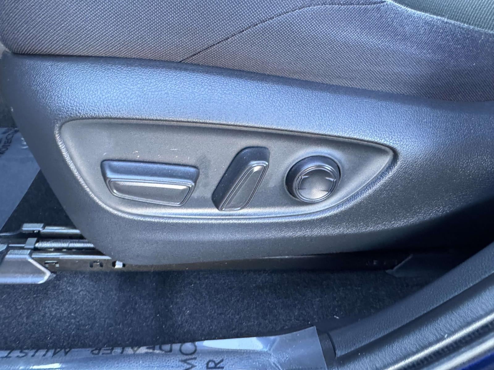 2023 Toyota Venza LE