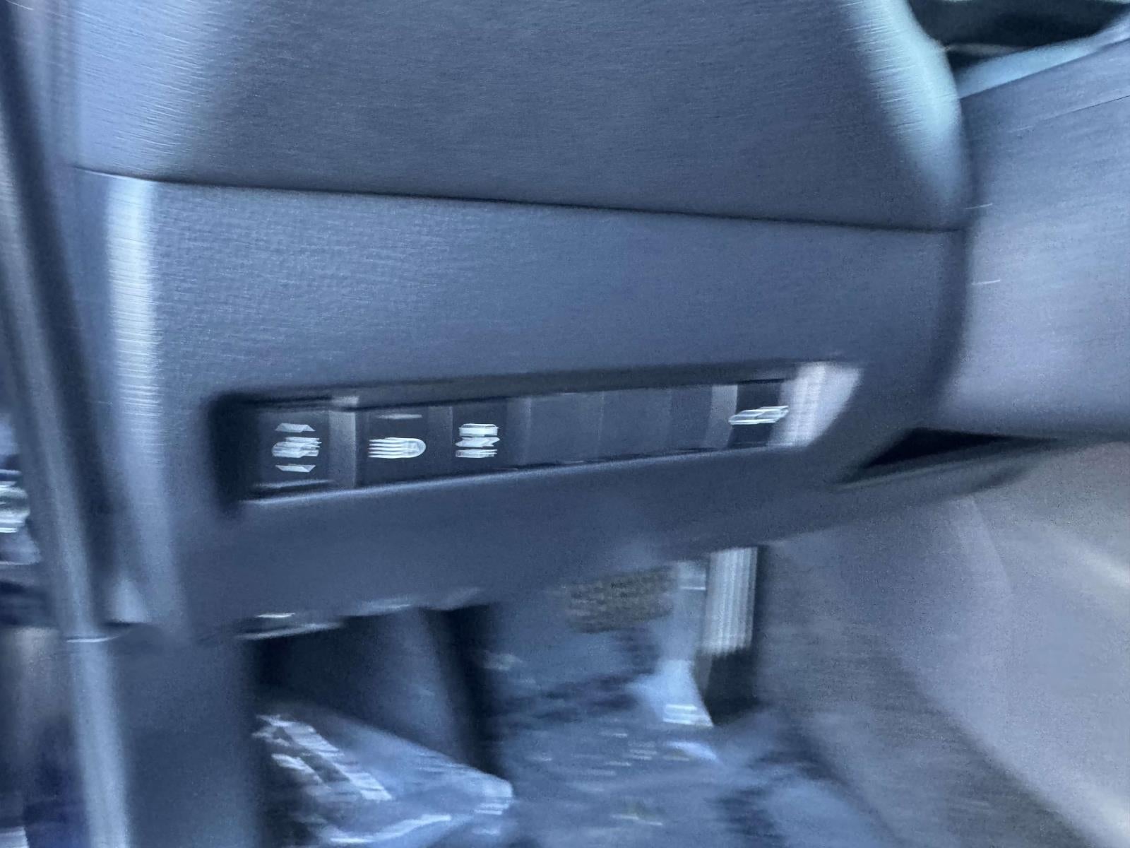 2023 Toyota Venza LE