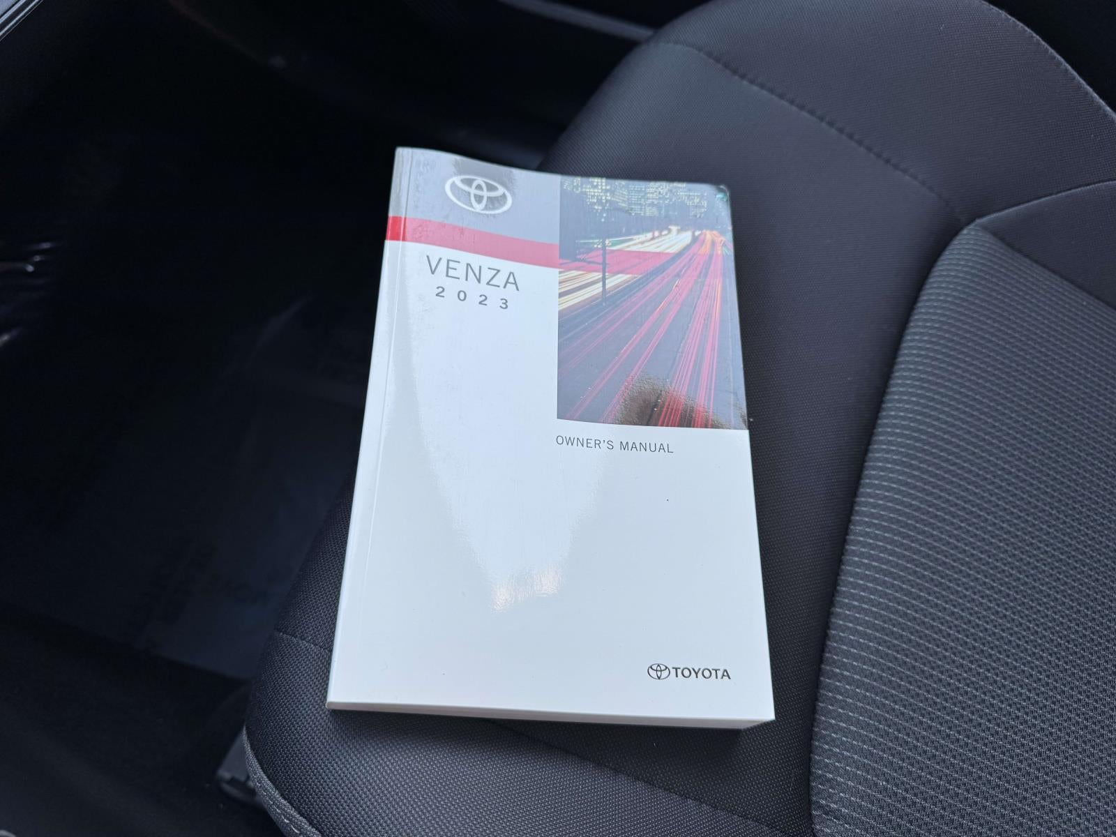 2023 Toyota Venza LE