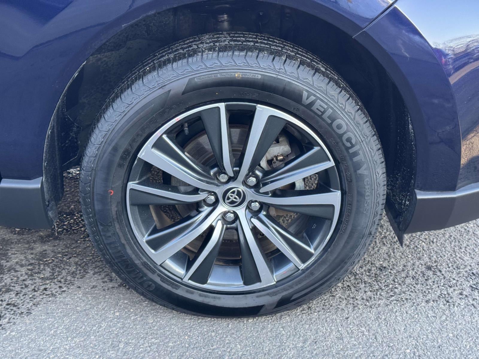 2023 Toyota Venza LE