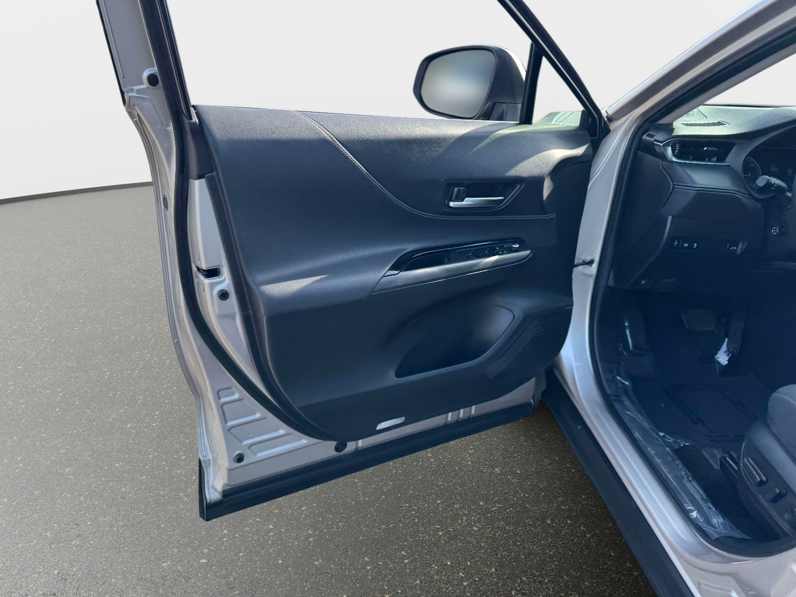 2023 Toyota Venza LE