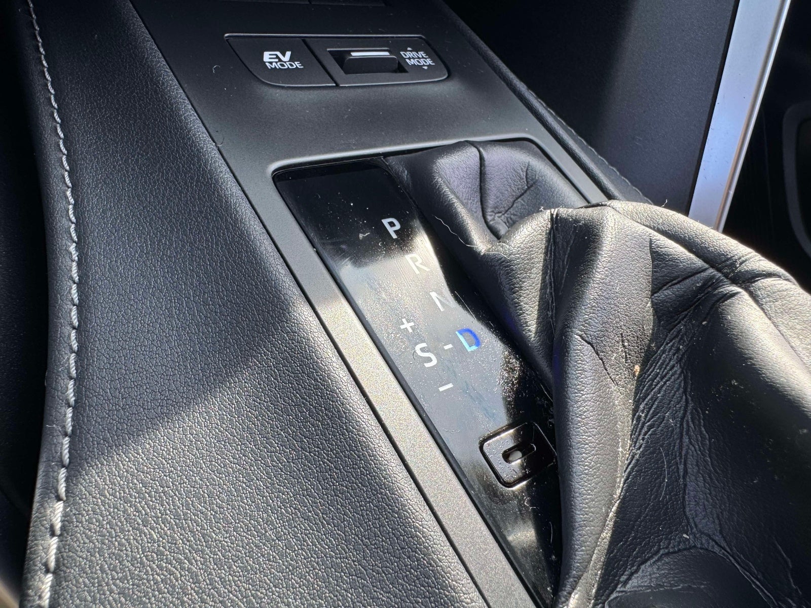 2023 Toyota Venza LE