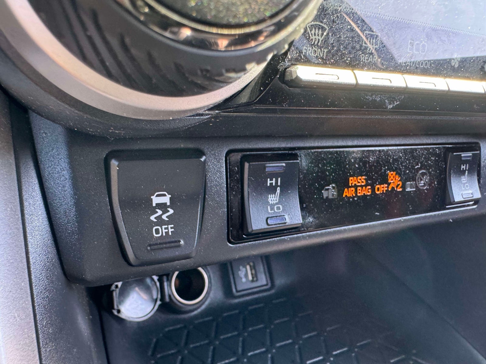 2024 Toyota RAV4 Prime SE