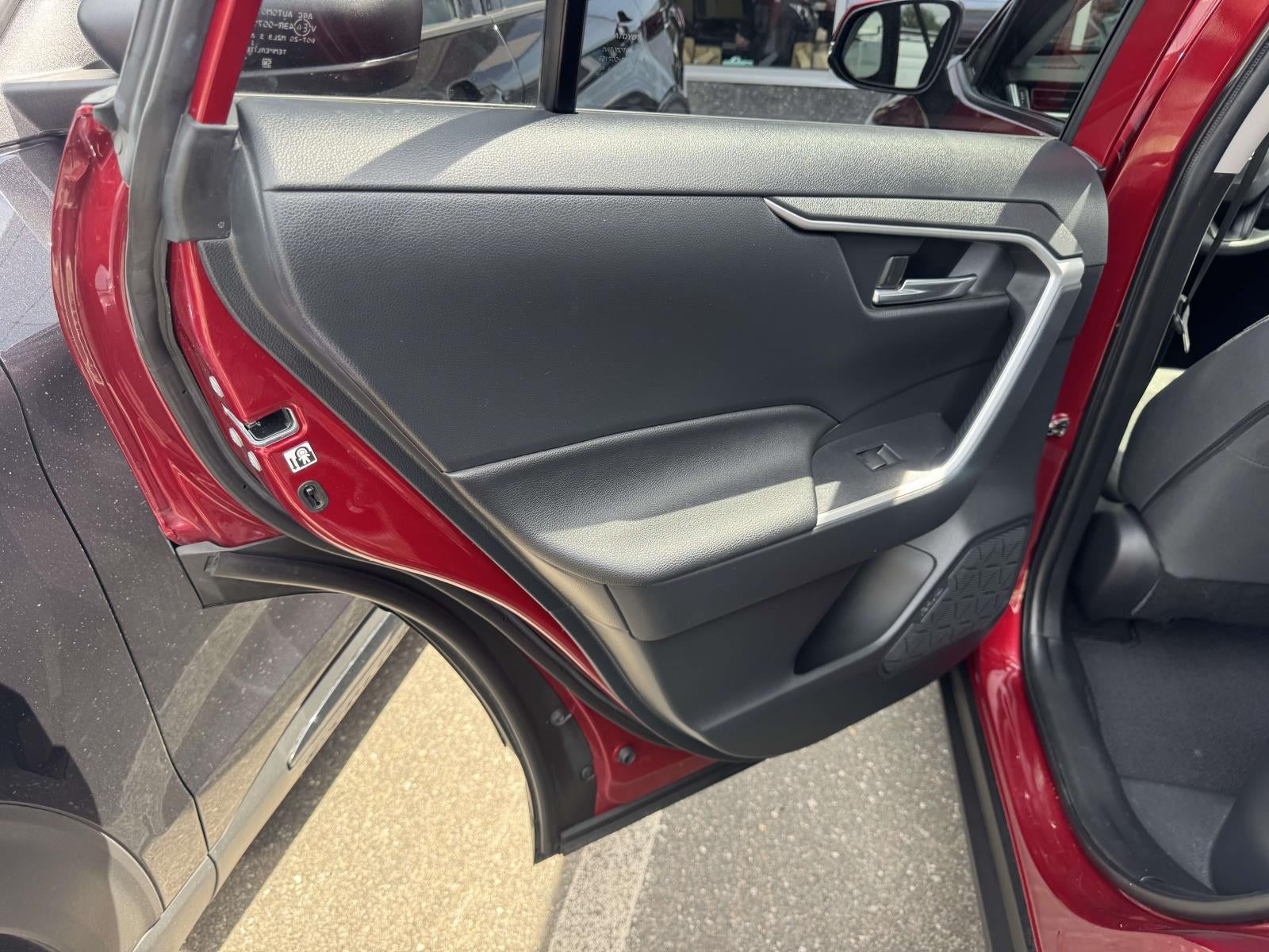 2019 Toyota RAV4 Hybrid XLE