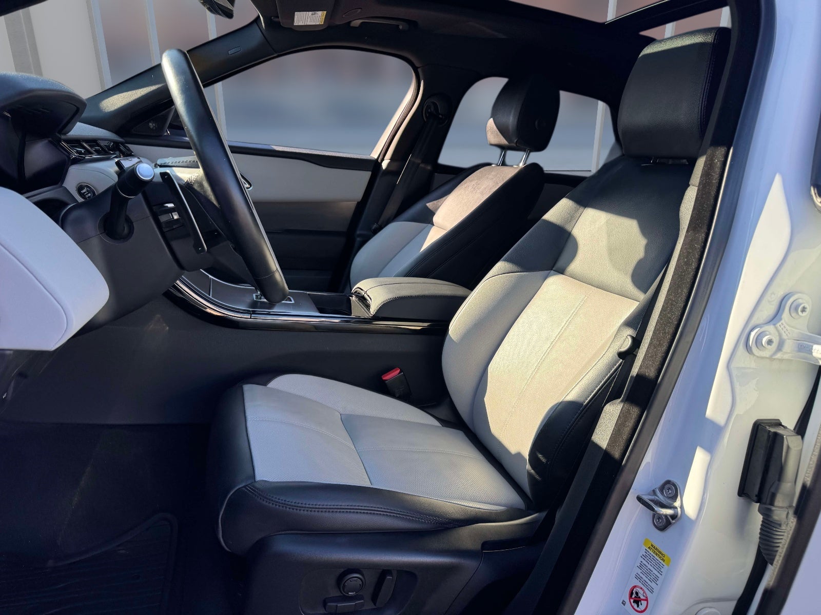 2024 Land Rover Range Rover Velar Dynamic SE