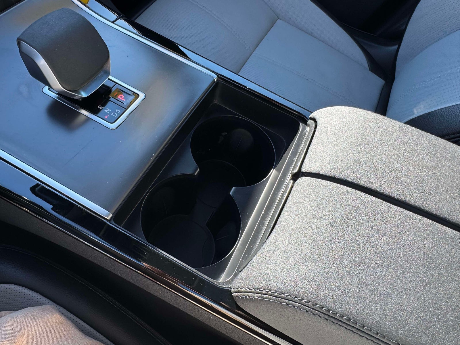 2024 Land Rover Range Rover Velar Dynamic SE