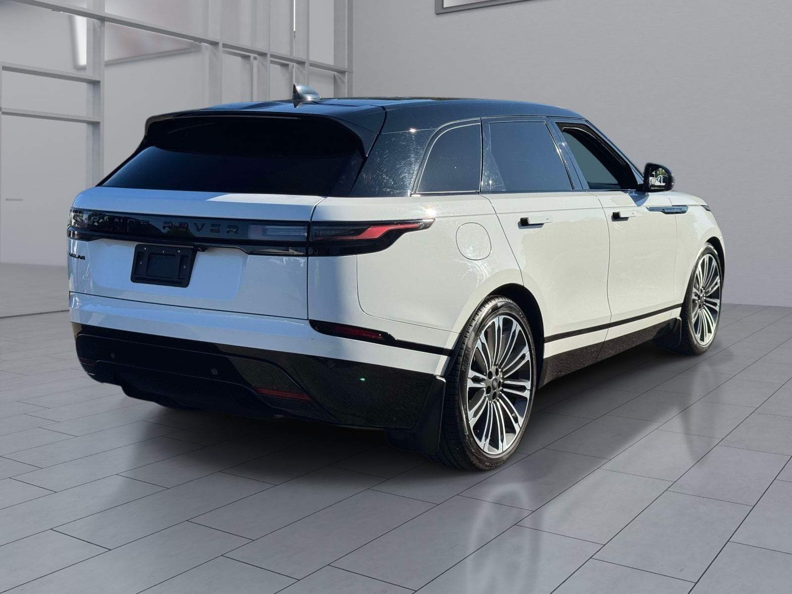 2024 Land Rover Range Rover Velar Dynamic SE