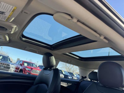 2024 MINI Cooper SE Electric Signature Plus