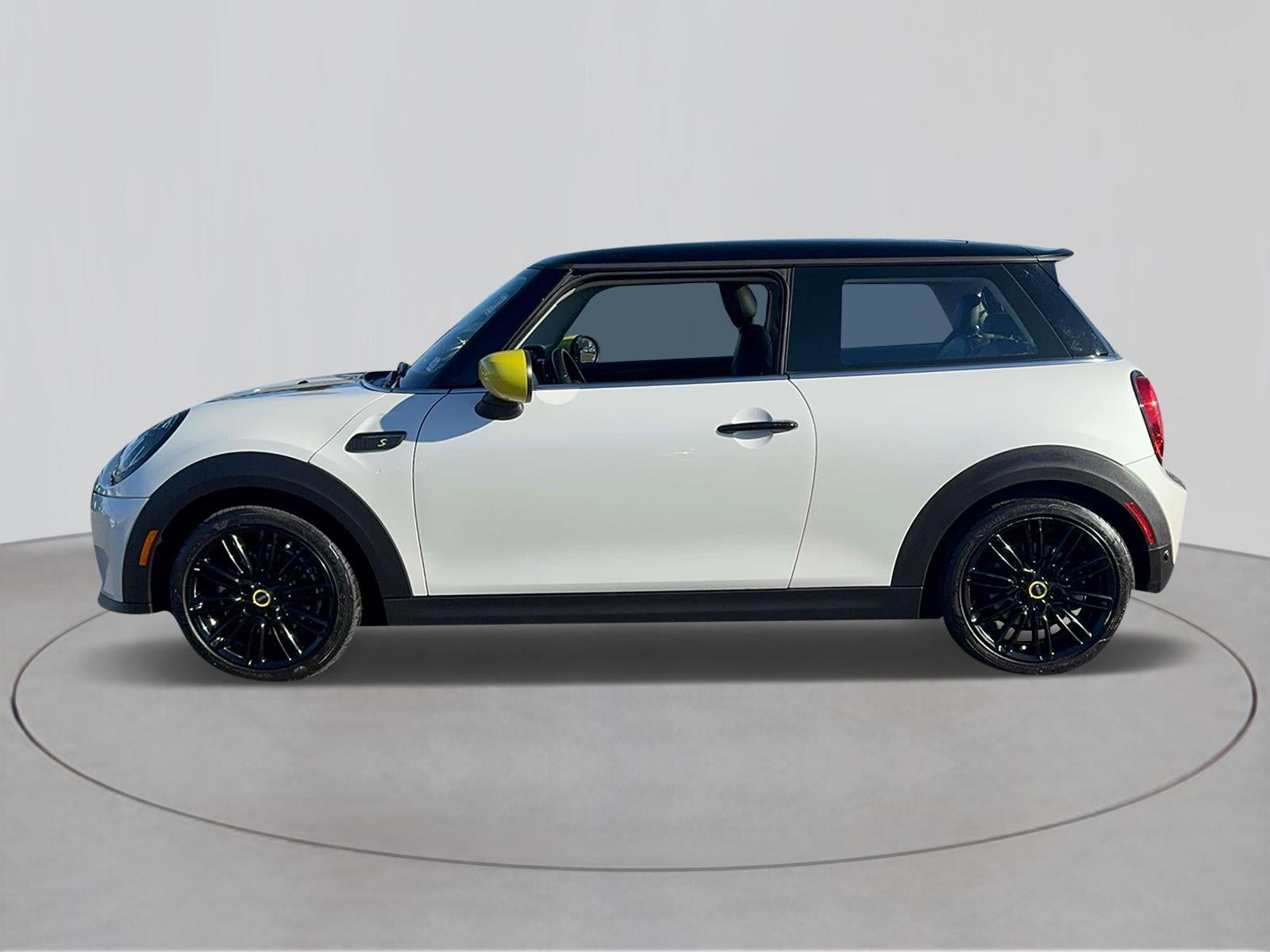2024 MINI Cooper SE Electric Signature Plus