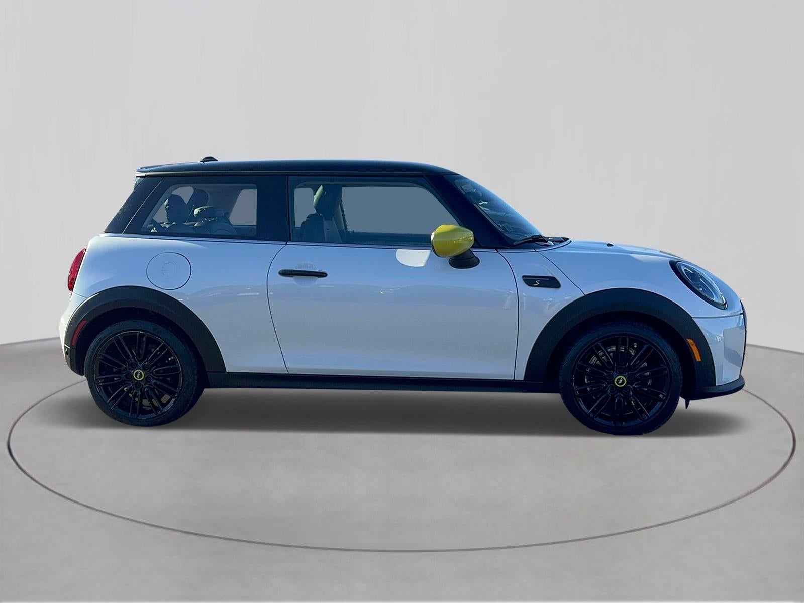 2024 MINI Cooper SE Electric Signature Plus