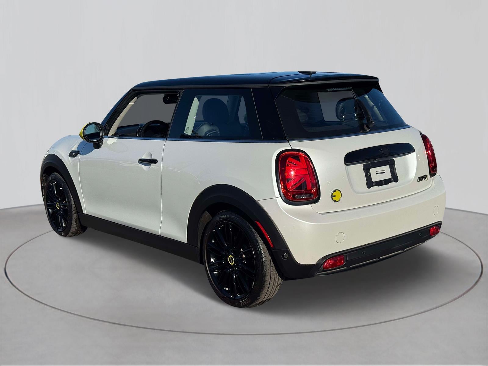 2024 MINI Cooper SE Electric Signature Plus
