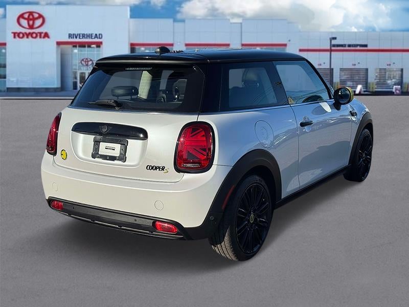 2024 MINI Cooper SE Electric Signature Plus