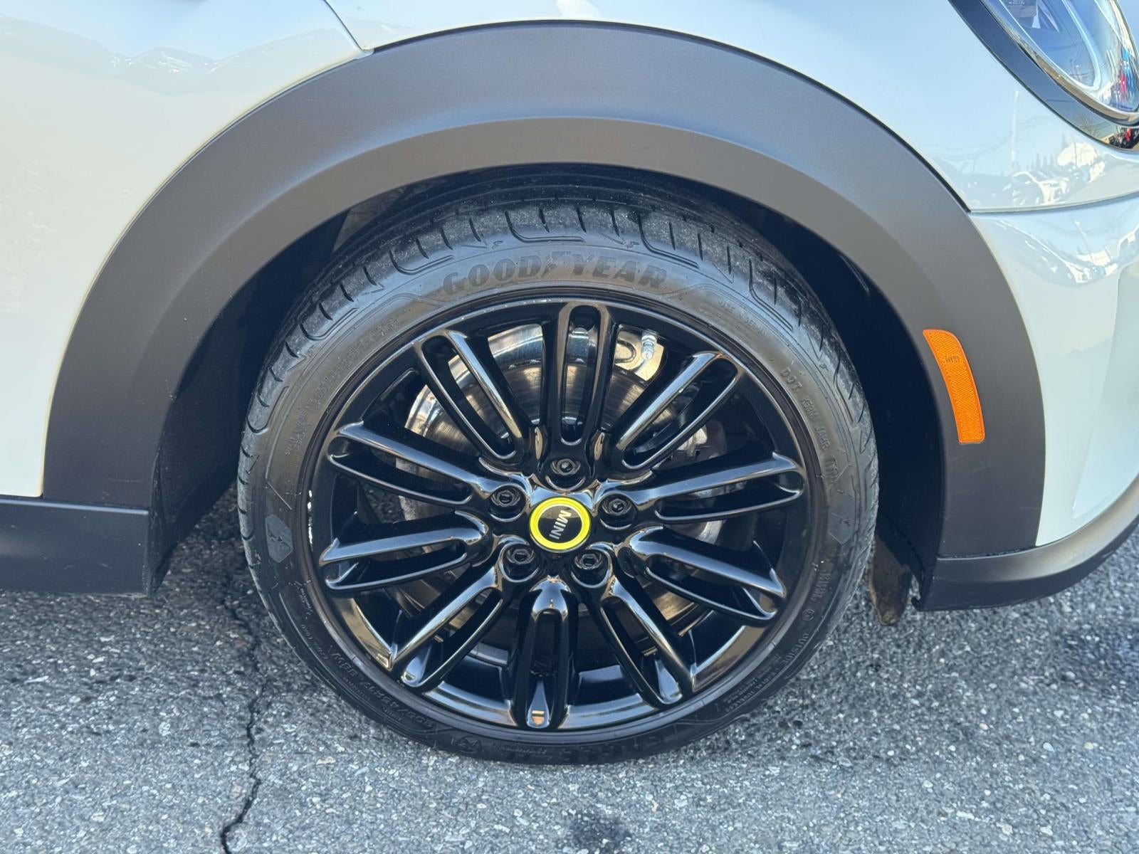 2024 MINI Cooper SE Electric Signature Plus