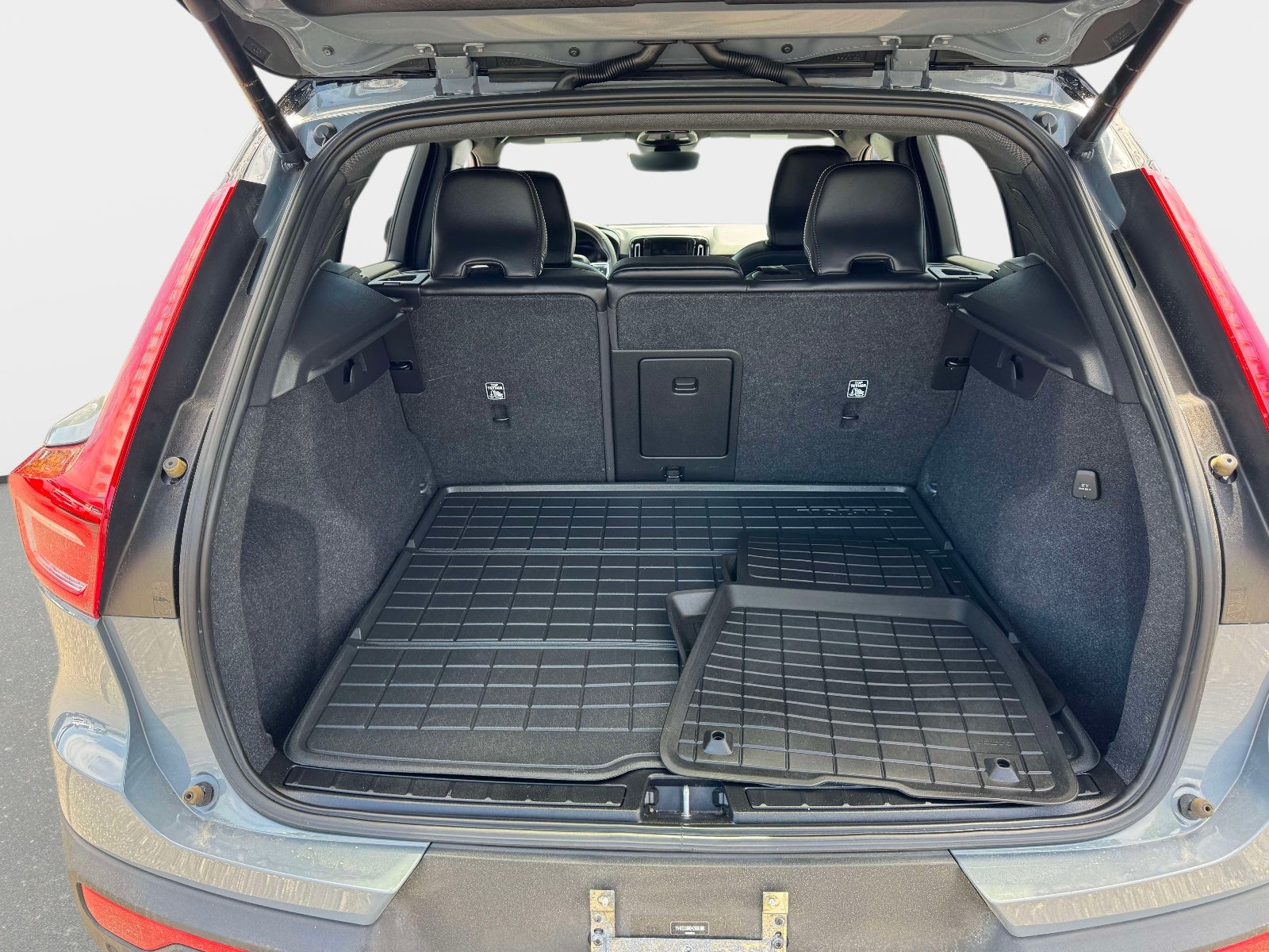2021 Volvo XC40 Recharge Pure Electric P8