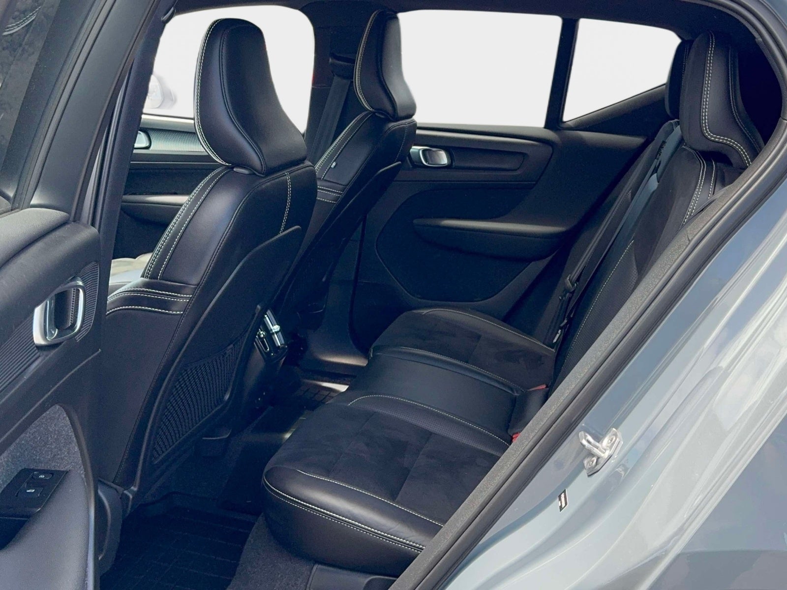 2021 Volvo XC40 Recharge Pure Electric P8