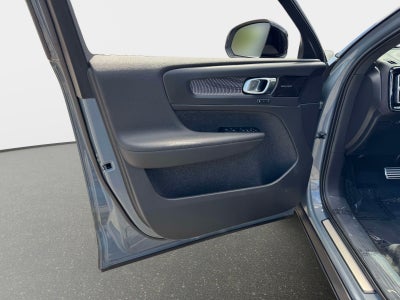 2021 Volvo XC40 Recharge Pure Electric P8
