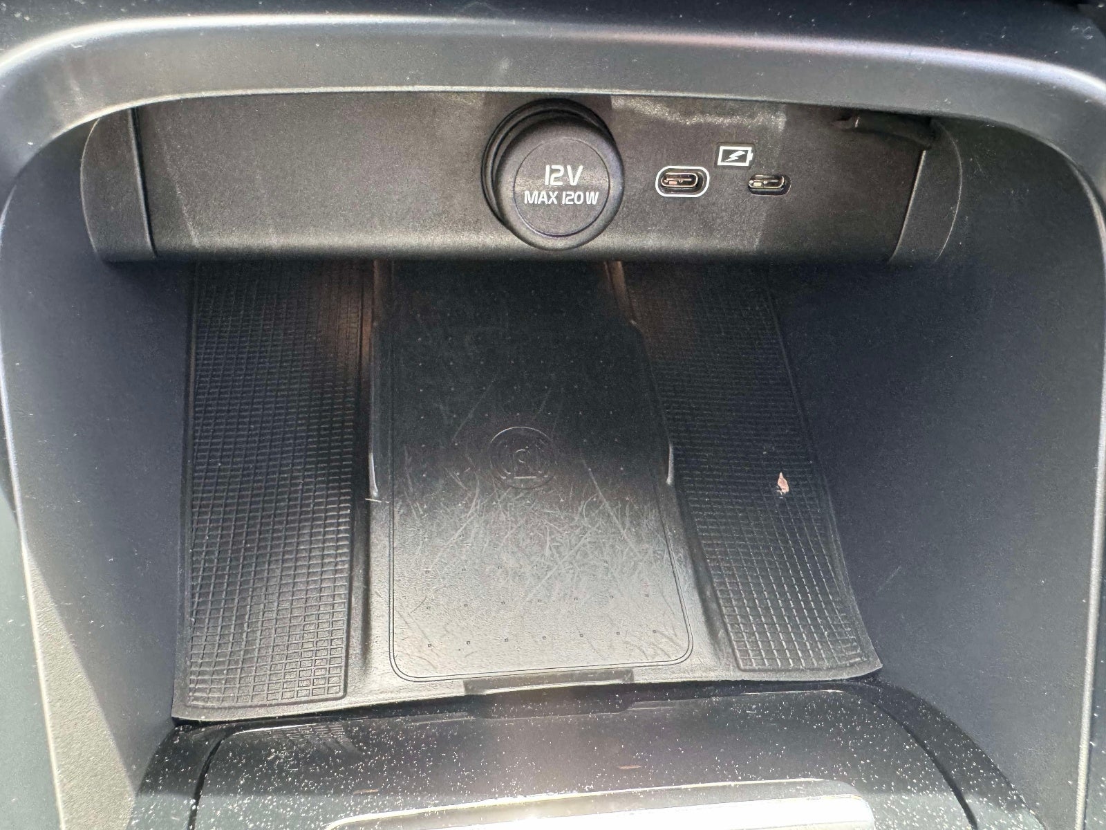 2021 Volvo XC40 Recharge Pure Electric P8