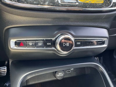 2021 Volvo XC40 Recharge Pure Electric P8