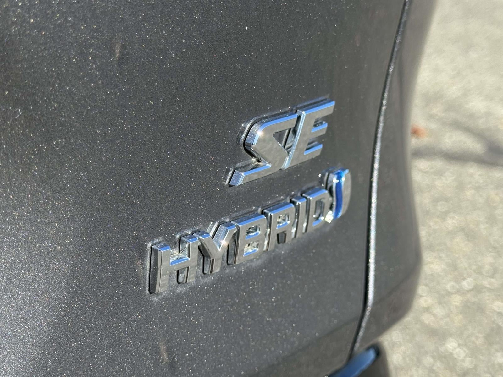 2022 Toyota RAV4 Hybrid SE