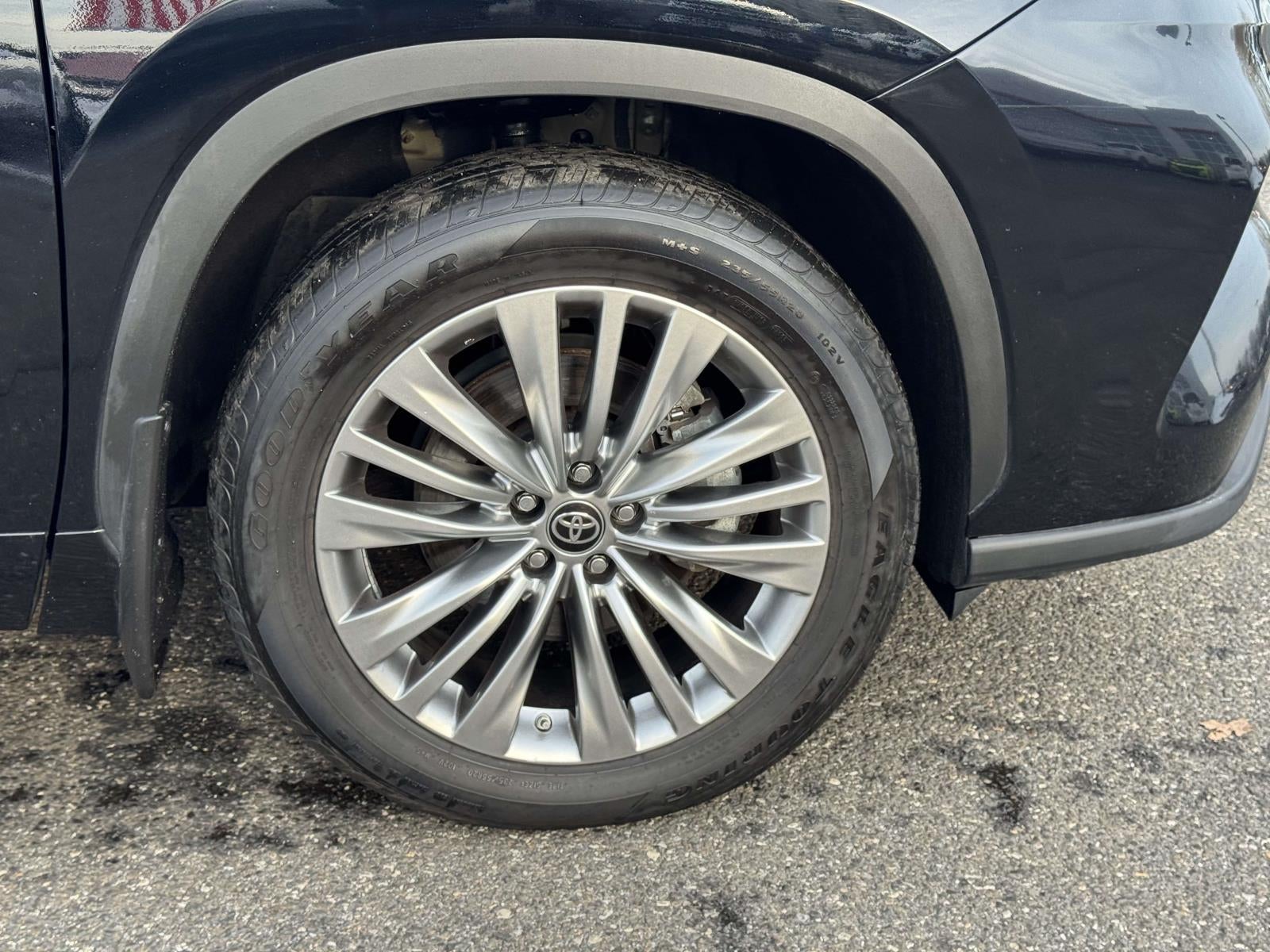 2024 Toyota Highlander Platinum